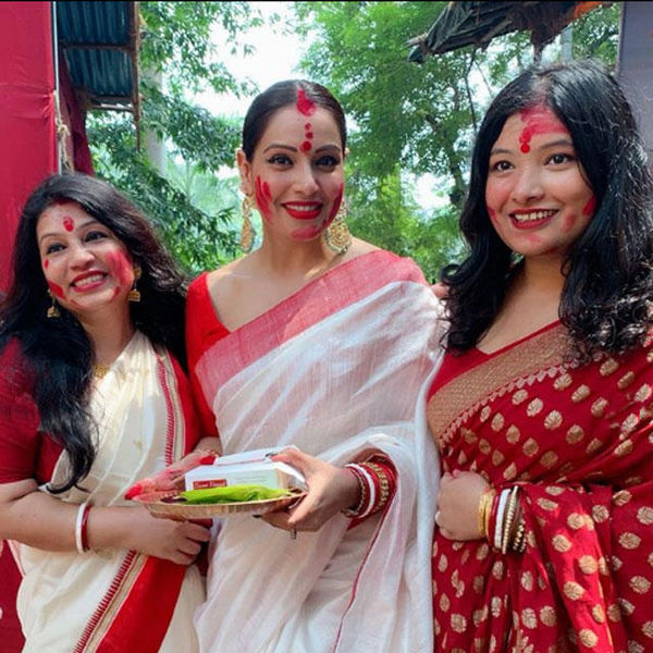 Bipasha Basu with her sisters