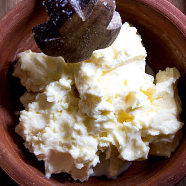 safed Makkhan ke fayde in hindi