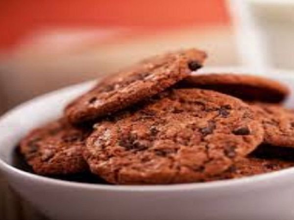 टेस्टी चॉकलेट यम्मी कुकीज