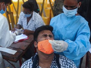 coronavirus india News today 18 april 2021