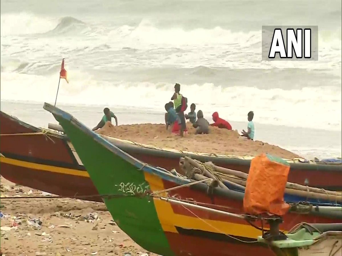 Cyclone Jawad, Weather: उदार हुआ 'जवाद', कमजोर होकर गहरे दबाव में बदला