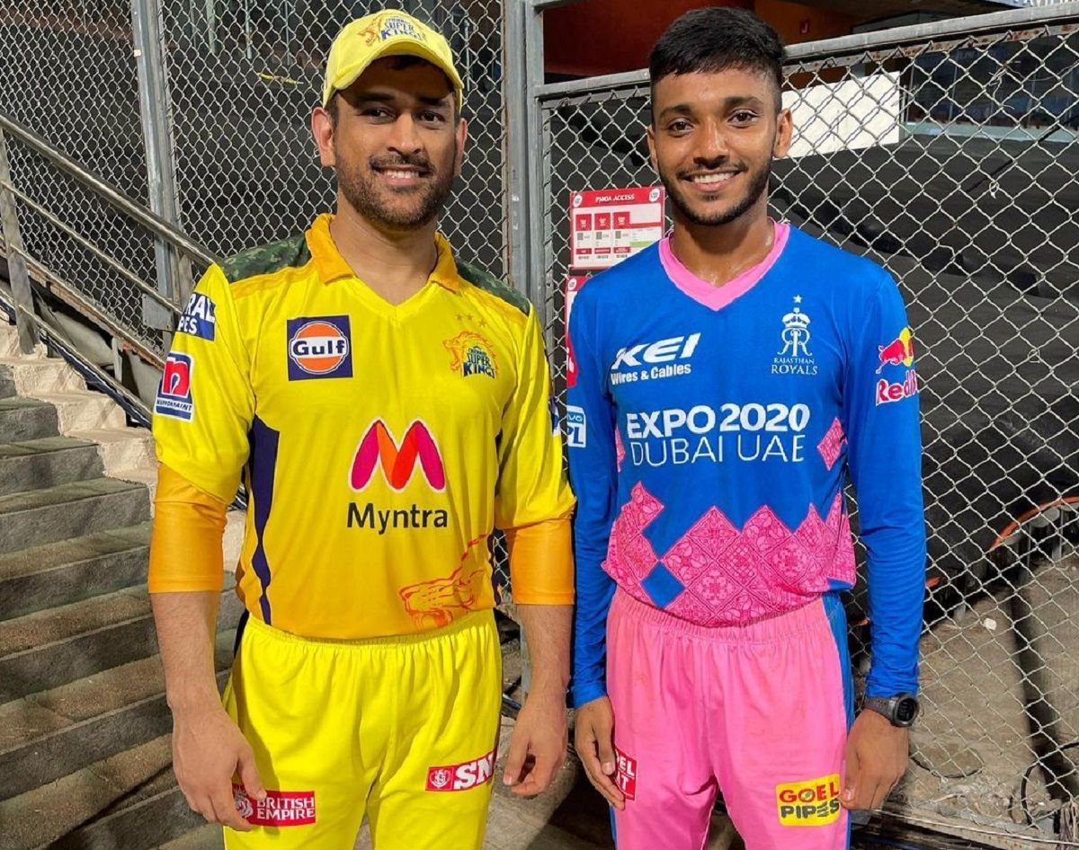 Chetan Sakariya with MS Dhoni