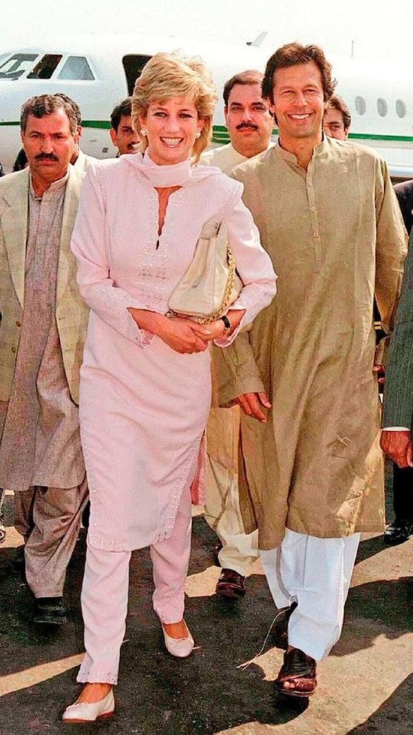 Lady Diana during Pakistan visit