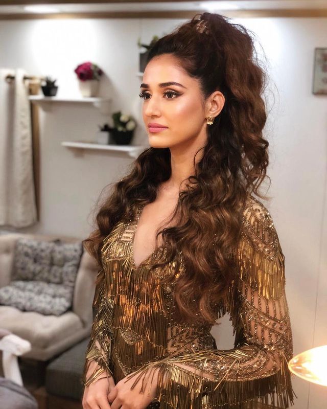 Disha Patani style statement, Disha Patani open hair looks, Disha Patani hit looks, Disha Patani photos, Disha Patani movies, द‍िशा पाटनी का स्‍टाइल, द‍िशा पाटनी के हेयर स्‍टाइल