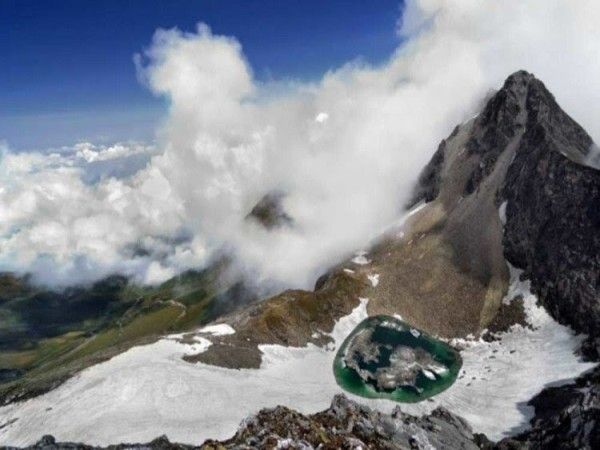 Skeletons still emerge from Roopkund lake Know About Shocking truth