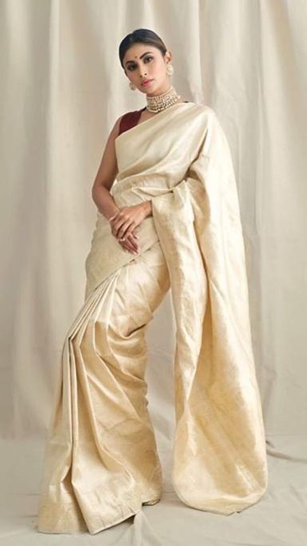 Mouni Roy Saree Photos 5