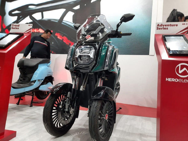 Auto Expo 2020, auto expo 2020 scooter, aprilia scooter, suzuki burgman, hero electric scooter
