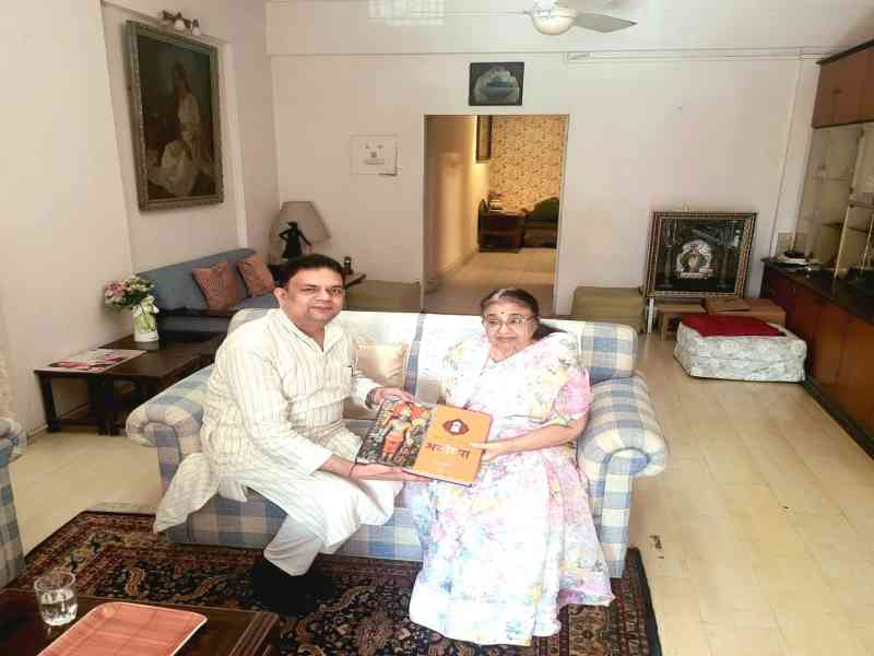 lata mangeshkar family