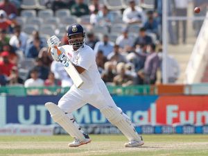 India-vs-Sri-Lanka-1st-test-Day-1-Live