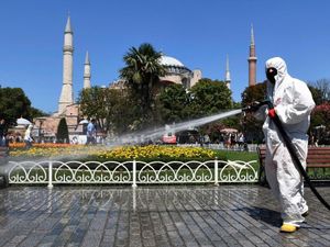coronavirus live updates