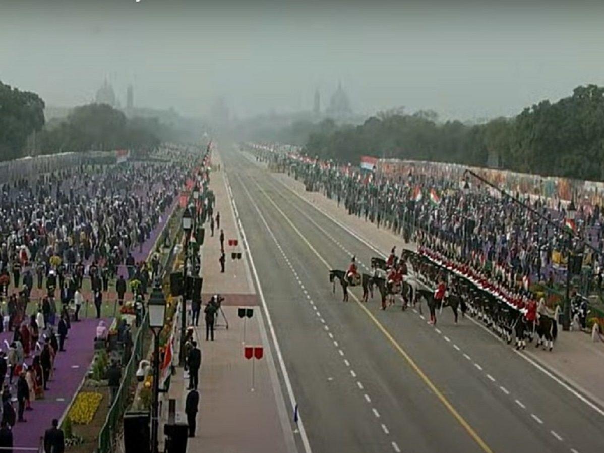 Republic Day 2022: राजपथ पर शानदार फ्लाई-पास्ट के साथ परेड का हुआ भव्य समापन, पहली बार पायलट के कॉकपिट से दिखीं तस्वीरें