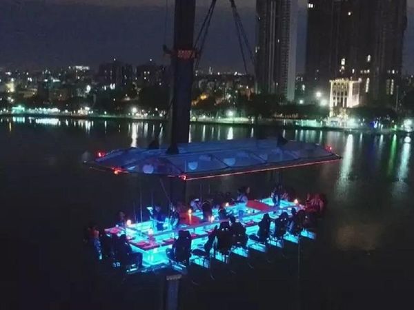restaurant, fly dining, noida, flying restaurant 