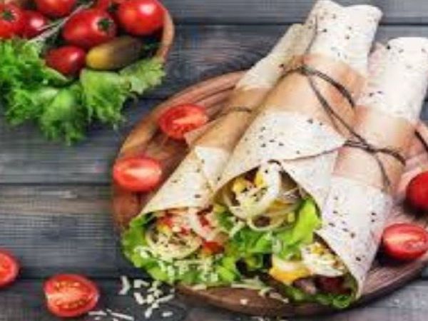 यहां देखिए एग रोल से लेकर वेज रोल बनाने की आसान रेसिपी वीडियो।