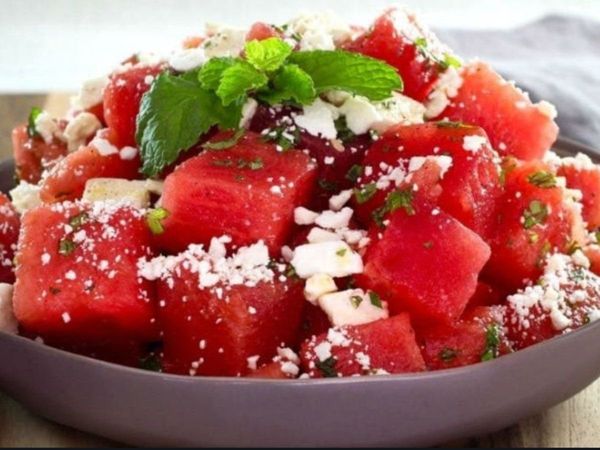  तरबूज का सलाद।