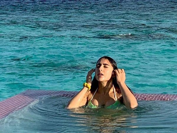 Sara Ali Khan swimming pool photos