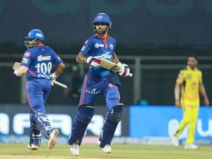 Chennai Super Kings vs Delhi Capitals Live Score