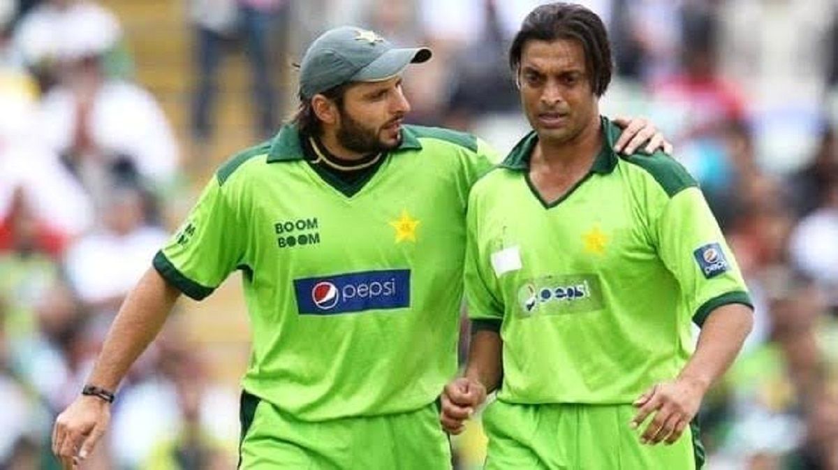 Shoaib Akhtar with Shahid Afridi