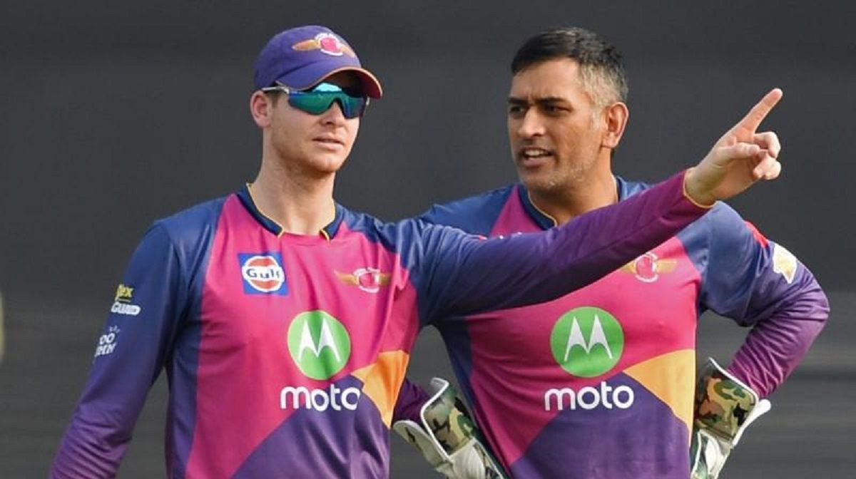 MS Dhoni and Steve Smith