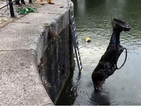 जॉर्ज फ्लॉयड की मौत के बाद निशाने पर 'दासता के प्रतीक'