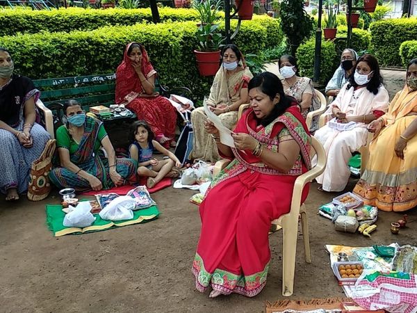  माउंटआबू में महिलाओं ने की धरती मां की पूजा