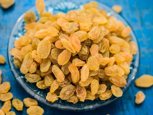 benefits of drinking kishmish water, kishmish pani peene ke fayde,किशमिश पानी पीने के फायदे, किशमिश पानी पीने के लाभ,Benefits Of Drinking Kishmish Water in the morning