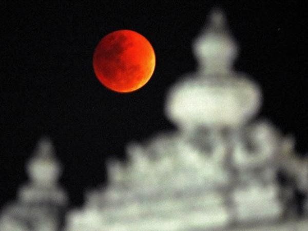 Lunar Eclipse India Time, Chandra Grahan Kab Dikhega, grahan ke upay pregnant ladies