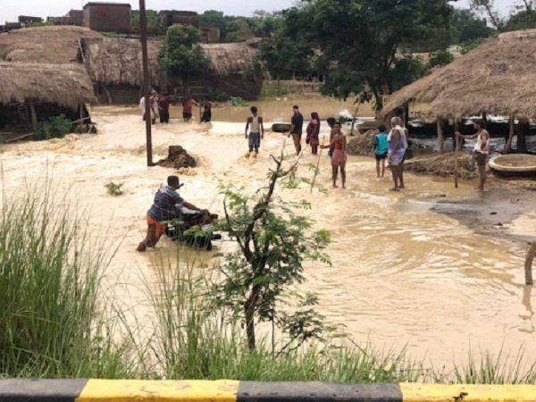 बिहार : बाढ़ से 3 लाख आबादी प्रभावित, विपक्ष ने नीतीश पर मढ़ा आरोप- प्रभावित राम भरोसे