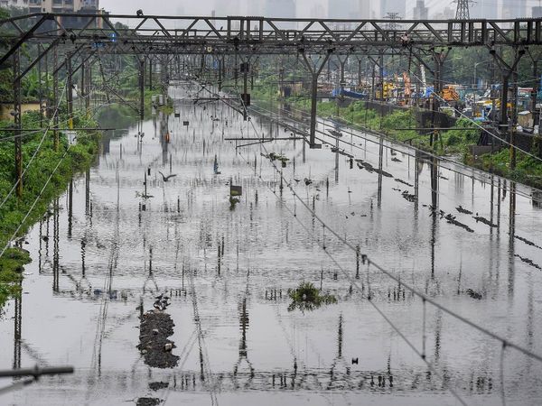  Heavy rain in Mumbai: 