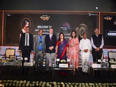 Meenakshi Lekhi at Delhi Jewellery And Gem Fair Meenakshi Lekhi at Delhi Jewellery And Gem Fair