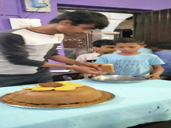 Shivam used to beg at the station today he is doing a job in big company Know About it