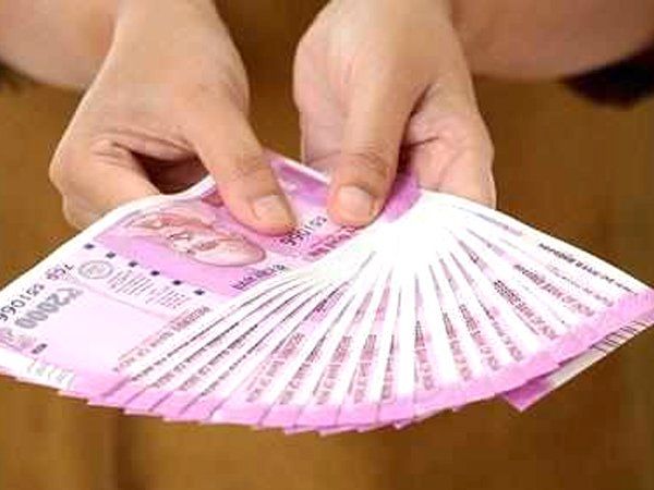 Fake Currency: दिल्ली में हत्थे चढ़ा फेक करेंसी चलाने वाला गैंग, नकली डॉलर भी छाप रहे थे