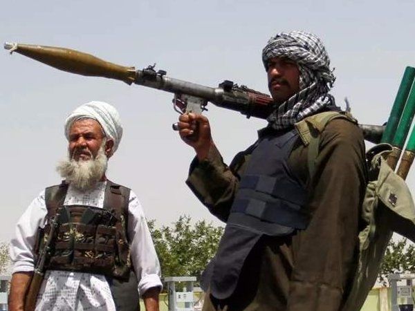 Afghanistan से लौटा छात्र बोला- वहां लोग फंसे हैं डरे हैं उन्हें बचाया जाए | Times Now Navbharat Exclusive