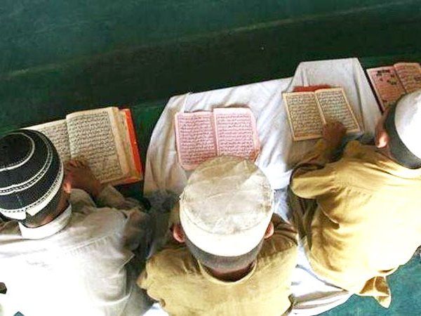 यूपी में बदलेगी अब मदरसों की सूरत, नए सेशन से मोबाइल एप पर पढ़ेंगे मदरसा बोर्ड के छात्र