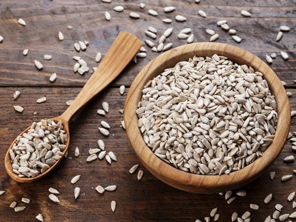 Advantages and disadvantages of sunflower seeds