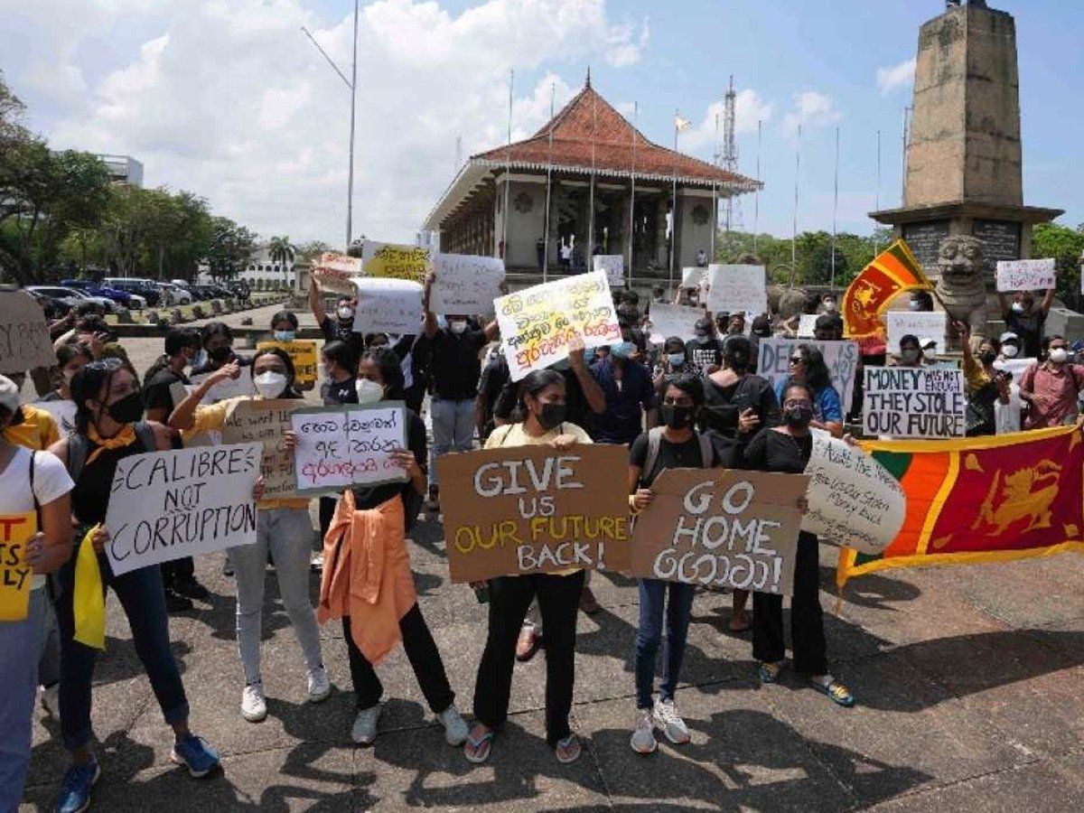 Sri Lanka Crisis: श्रीलंका में फिर से लागू हुआ आपातकाल, राष्ट्रपति गोताबाया ने की घोषणा