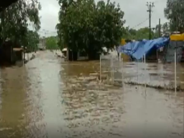 MP-Rajasthan में आफत बनी बारिश, मौसम विभाग ने जारी किया रेड अलर्ट, कई गांव हुए जलमग्न!