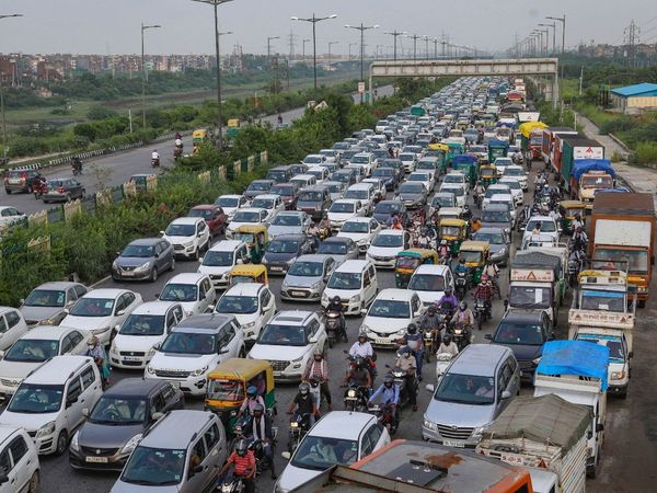 Preparation for scrapping old vehicles! RC renewal fee huge increase