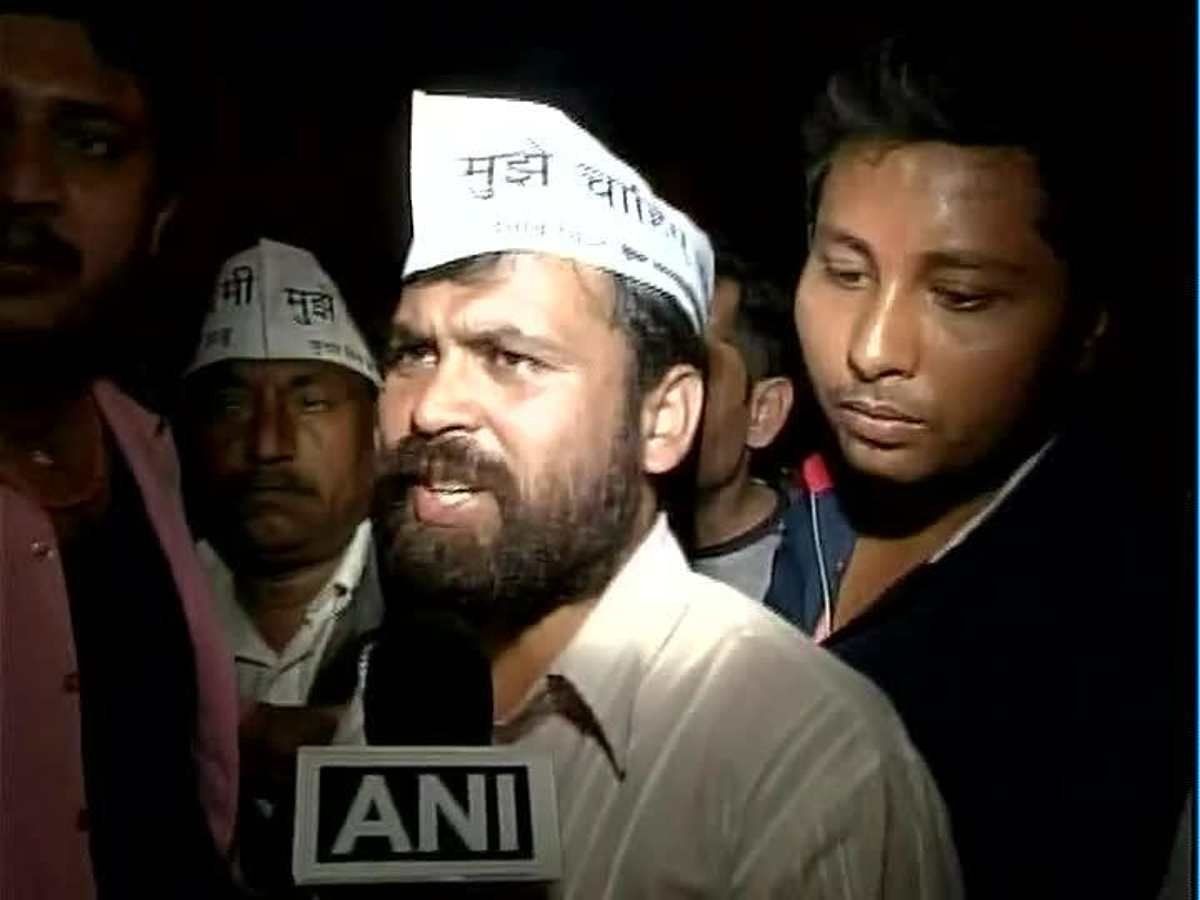 Delhi: आप विधायक अखिलेश त्रिपाठी के खिलाफ FIR दर्ज, दो लोगों के साथ मारपीट करने का है आरोप