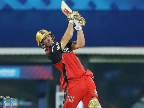 AB de Villiers scores century