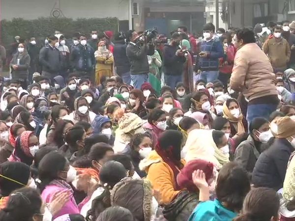  Delhi: Nurses go on strike in AIIMS, patient left unattended