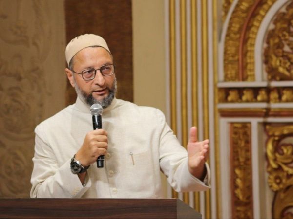 Asaduddin Owaisi, Namaz, UP, Uttar Pradesh, Moradabad