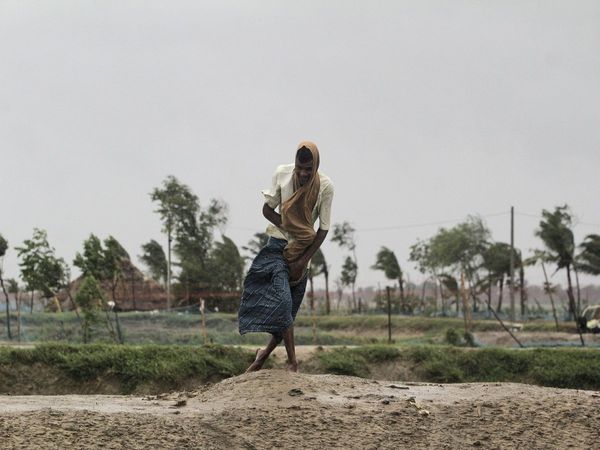 Cyclone Amphan claims many lives in Odisha and West Bengal