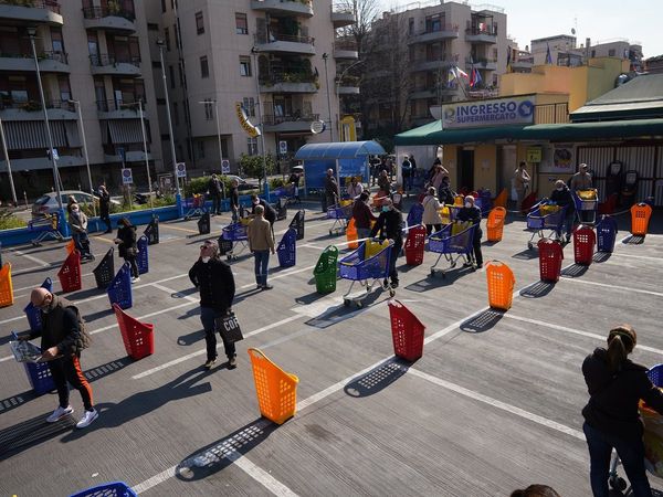 कोरोना वायरस से इटली में हाहाकार, एक दिन में गई 627 लोगों की जान, UK में लॉकडाउन