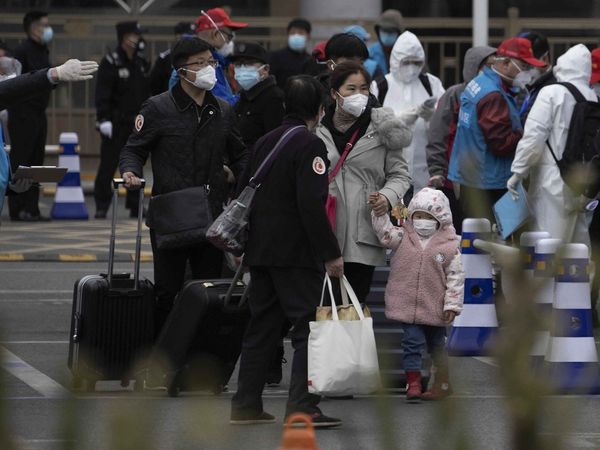 चीन में कोरोना वायरस के केंद्र रहे हुबेई प्रांत में हटी पाबंदी तो लोगों का गुस्‍सा भी सामने आया