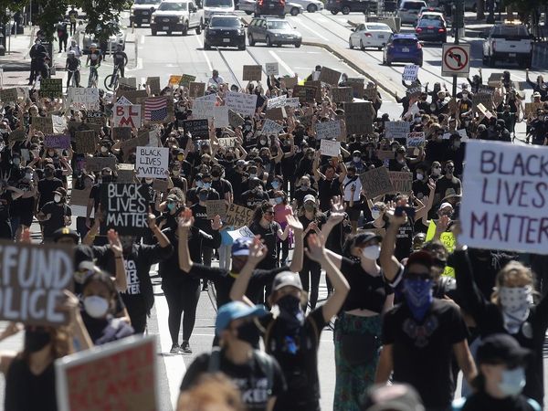 George Floyd death: पुलिस अधिकारियों के गले में डले कैमरों से खुलेंगे और राज! फुटेज आएगा सामने?