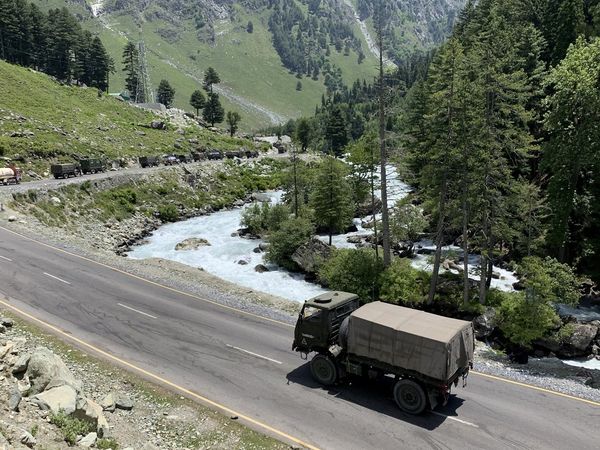 चीन से लगने वाली सीमा की तरफ बढ़ रहे थे भारतीय सैनिक, तिब्‍बतियों ने कुछ यूं बढ़ाया हौसला