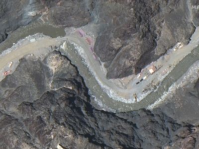 भारत-चीन तनातनी के बीच रिपोर्ट में दावा, 'गलवान घाटी में पीछे हट गए हैं चीनी सैनिक'