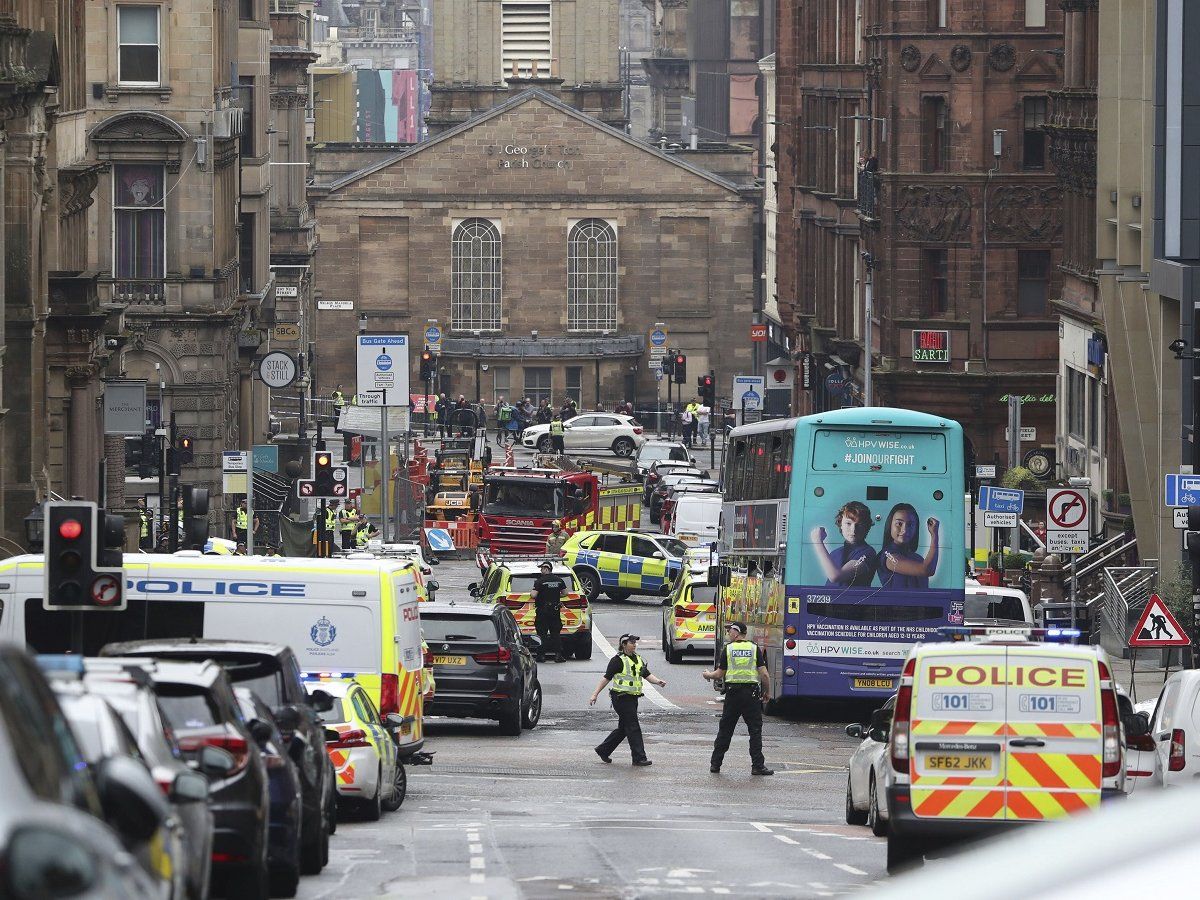 Glasgow news: स्कॉटलैंड के ग्लासगो सिटी सेंटर में चाकूबाजी की घटना, तीन लोगों की मौत