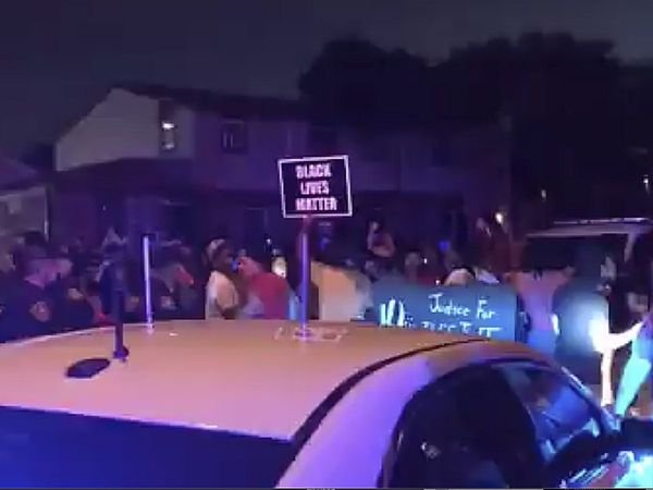 अमेरिका में फिर पुलिस ने अश्‍वेत नागरिक को मारी गोली, सड़कों पर उतरे लोग, विसकॉन्सिन में कर्फ्यू