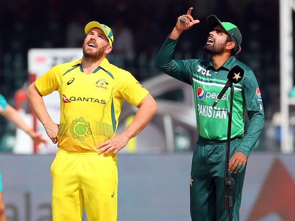 Australian cricket team wears home jersey in Pakistan for ODI series